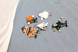 lot 300 image: Set of 5 Halloween-Themed Hanging Ornaments