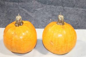 lot 307 image: Set of 2 Decorative Pumpkin Candles