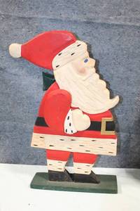 lot 308 image: Handcrafted Wooden Santa Claus Christmas Decoration