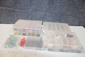 lot 319 image: Large Collection of Assorted Craft Beads and Accessories