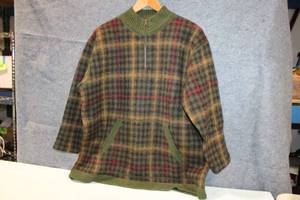 lot 323 image: Jones New York Sport Plaid Wool Sweater Size Large