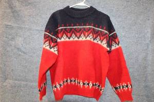 lot 328 image: Vintage Icelandic Wool Sweater with Nordic Pattern