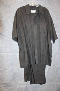 lot 356 image: Flax Black Linen Shirt and Pants Set - Medium Size