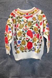 lot A-365 image: Vintage Bonnie Boer Floral Embroidered Sweater