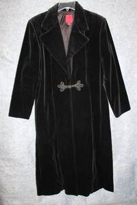 lot 369 image: Vintage Black Velvet Overcoat XL by JS Collections