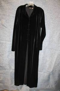 lot 370 image: III State Black Velvet Long Coat - Size L