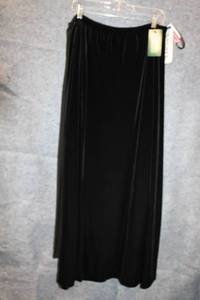 lot 378 image: Black Womens Skirts Lot Xscape 1X and J. Jill XL