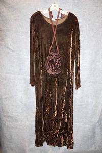 lot 381 image: Velvet Maxi Dress with Matching Velvet Purse, Size L