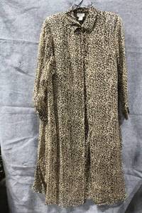 lot 392 image: Robbie Bee Womens 100% Silk Two-Piece Set - Size 14W