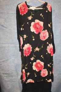lot 393 image: Womens Floral Long-Sleeve Black Dress by Angad