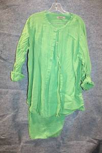 lot 410 image: Flax Womens Green Linen Shirt and Pants Set - Size M