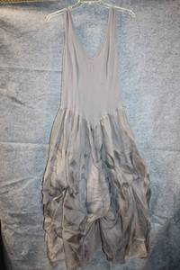 lot 417 image: Elegantly Draped Womens Gray Dress Size Large by Ungluz