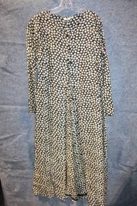 lot 422 image: Calvin Klein Jeans Floral Long Sleeve Dress - Size 8