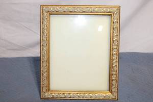 lot 432 image: Vintage Ornate Gold Frame with Intricate Design