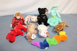 lot 439 image: Collection of 10 TY Beanie Babies Plush Toys