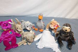 lot 445 image: Collection of 8 Ty Beanie Babies Plush Toys