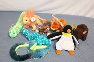 lot 452 image: Collection of 10 Assorted Plush Animal Toys