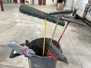 ROLLING GARBAGE TOTE W BROOMS & SQUEEGEE