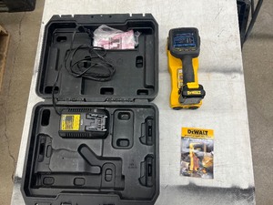 DEWALT HANDHELD WALL SCANNER DCT419S1 VALUED AT OVER $500