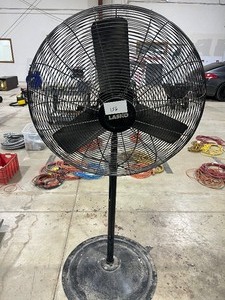 LASKO 30 PEDISTAL FAN NSC-243