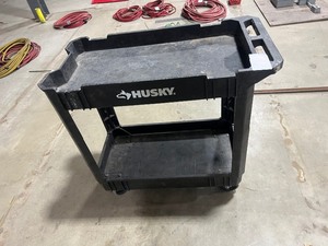 17 X 34 X 32 HUSKY ROLLING CART