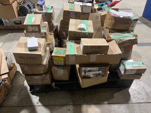 PALLET FULL OF HARDWARE HUGE VARIETY OVER $1300 RETAIL VALUE