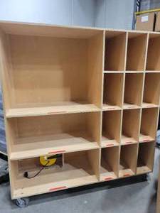 lot 8 image: Large Rolling Shelf (531638)