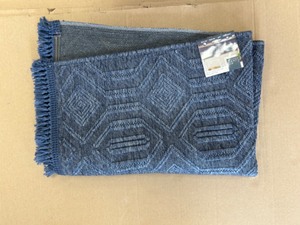 lot 50 image: Off The Loom Accent Rug 30x45