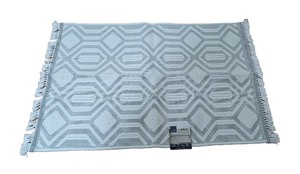 lot 38 image: Off The Loom Accent Rug 30x45
