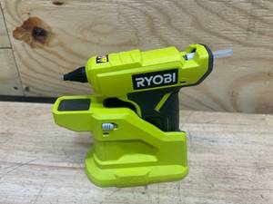 lot 42 image: RYOBI P306 ONE 18V Cordless Compact Glue Gun (Tool Only) - C30