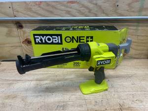 lot 43 image: RYOBI PCL901B ONE 18V Cordless 10 oz. Caulk & Adhesive Gun (Tool Only) - D79