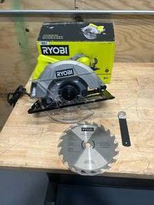 lot 45 image: RYOBI CSB125 13 Amp Corded 7-14 in. Circular Saw - B69
