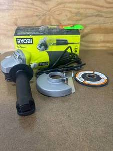 lot 131 image: RYOBI AG4031G 5.5 Amp Corded 4-12 in. Angle Grinder - C49
