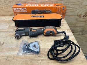 lot 109 image: RIDGID R28700 4 Amp Corded Oscillating Multi-Tool - D99