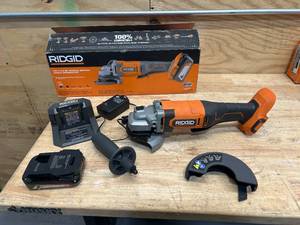 lot 110 image: RIDGID R860451K 18V Cordless 4-12 in. Angle Grinder Kit with 2.0 Ah Battery and Charger - D268
