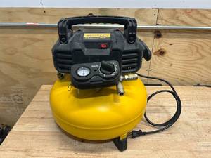 lot 126 image: DEWALT DWFP1KIT 6 Gal. Heavy-Duty Pancake Electric Air Compressor Combo Kit - D229