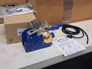 lot 39 image: Hakko ESD Safe 24V-70W Desoldering Tool Kit - Iron Holder, 599B Tip Cleaner, Cleaning Drill, Ceramic Paper Filter, Nozzle Remover, Connecting Cables FM-2024
