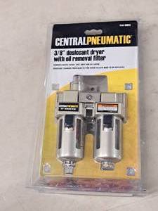 lot 71 image: Central Pneumatic Dessicant Dryer with Oil Removal Filter 38 (New)