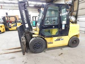 lot 4 image: 2017 Hyundai 40L-7A LP Forklift with Cab