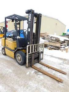 lot 5 image: 2001 Yale GLP050 LP Forklift