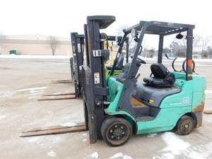 lot 12 image: 2005 Mitsubishi FGC30N LP Forklift