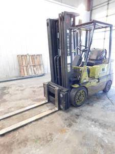 lot 13 image: 1992 Mitsubishi FGC25 LP Forklift with Scale