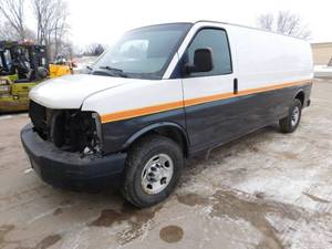 lot 15 image: 2015 Chevrolet Express G3500 Service Van