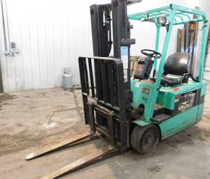 lot 17 image: 2004 Mitsubishi FB20KT Electric Forklift - For Parts or Repair