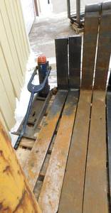 lot 28 image: 2 Sets of Forks C, D and Forklift Jack