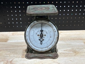 lot 2 image: Pelouze Family Scale