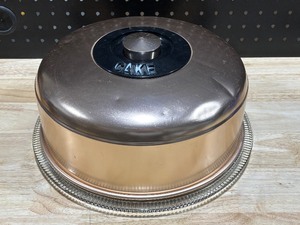 lot 3 image: Kromex Cake Saver