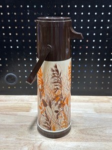 lot 24 image: Aladdin Pump A Drink Thermos