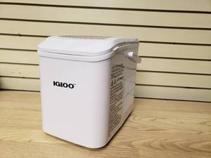 Igloo 26-pound Ice Maker with Handle