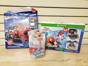 Disney Infinity Xbox one Starter Kit, Disney Infinity power disc album bundle, Disney Infinity Elsa Figurine